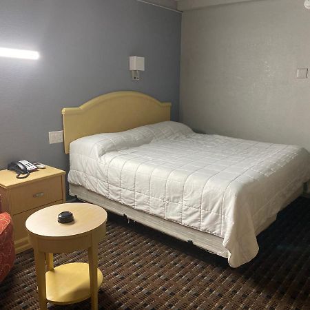 Oxford Inn, Lincoln Blvd 奧克拉荷馬 外观 照片